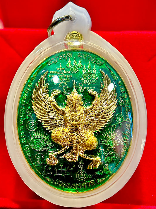 Garuda & Tao Wessuwan (Green/Gold)
