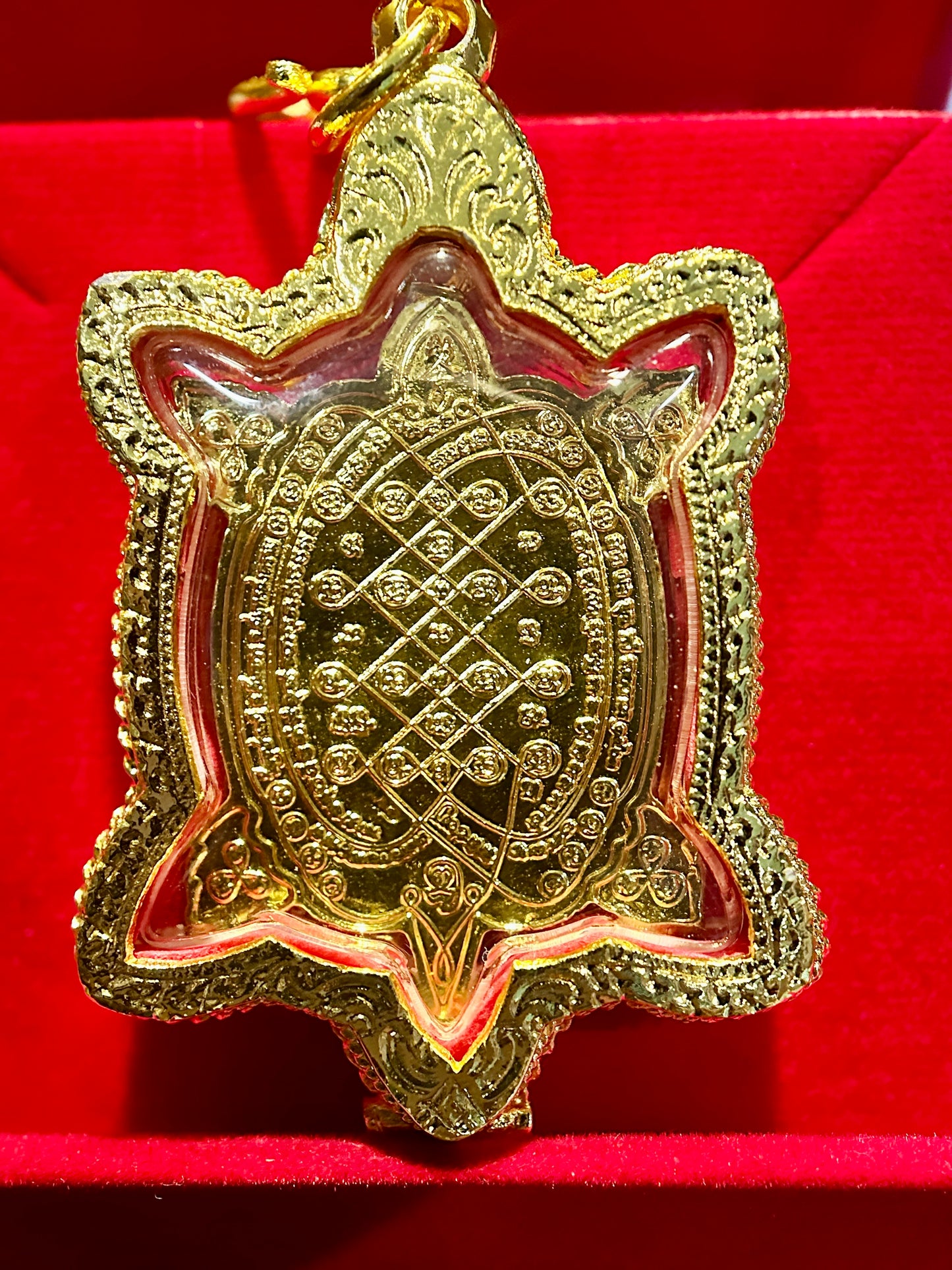 Turtle-Shaped Tao Wessuwan (Red/Gold)