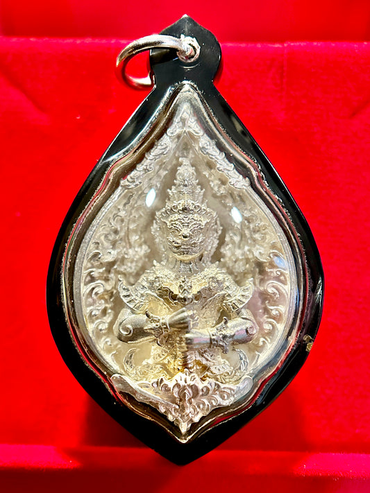 Tao Wessuwan Silver Guardian Amulet – Black Case