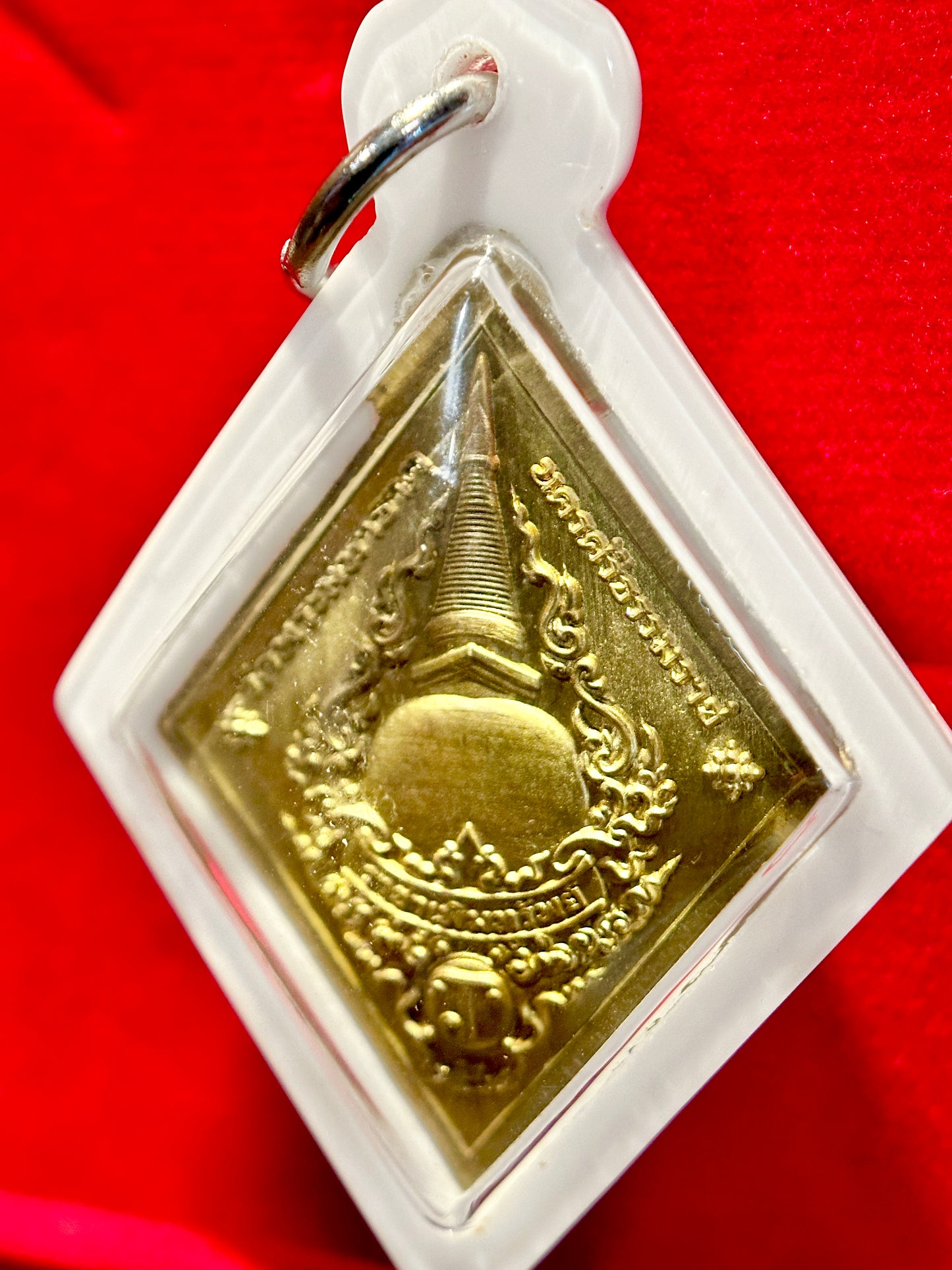 Golden Diamond Tao Wessuwan (White Edition)