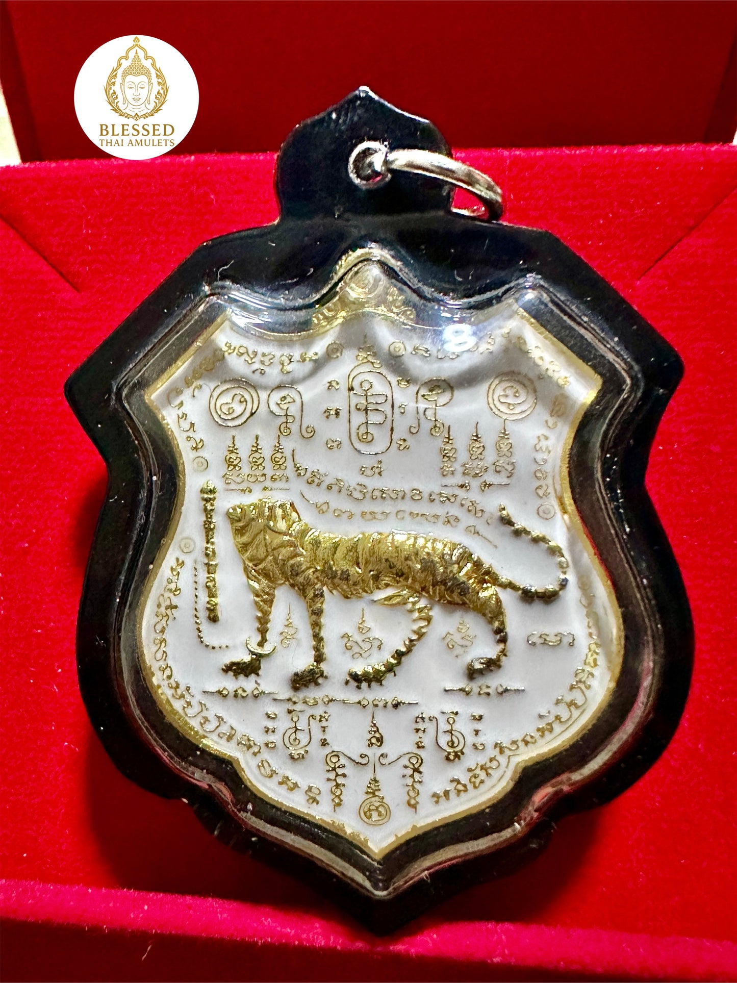 Suea Hua Khad (White/Gold)