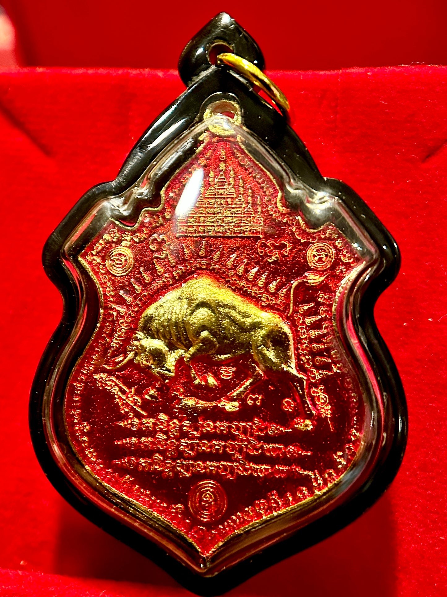 Golden Bull (Red/Black Case)