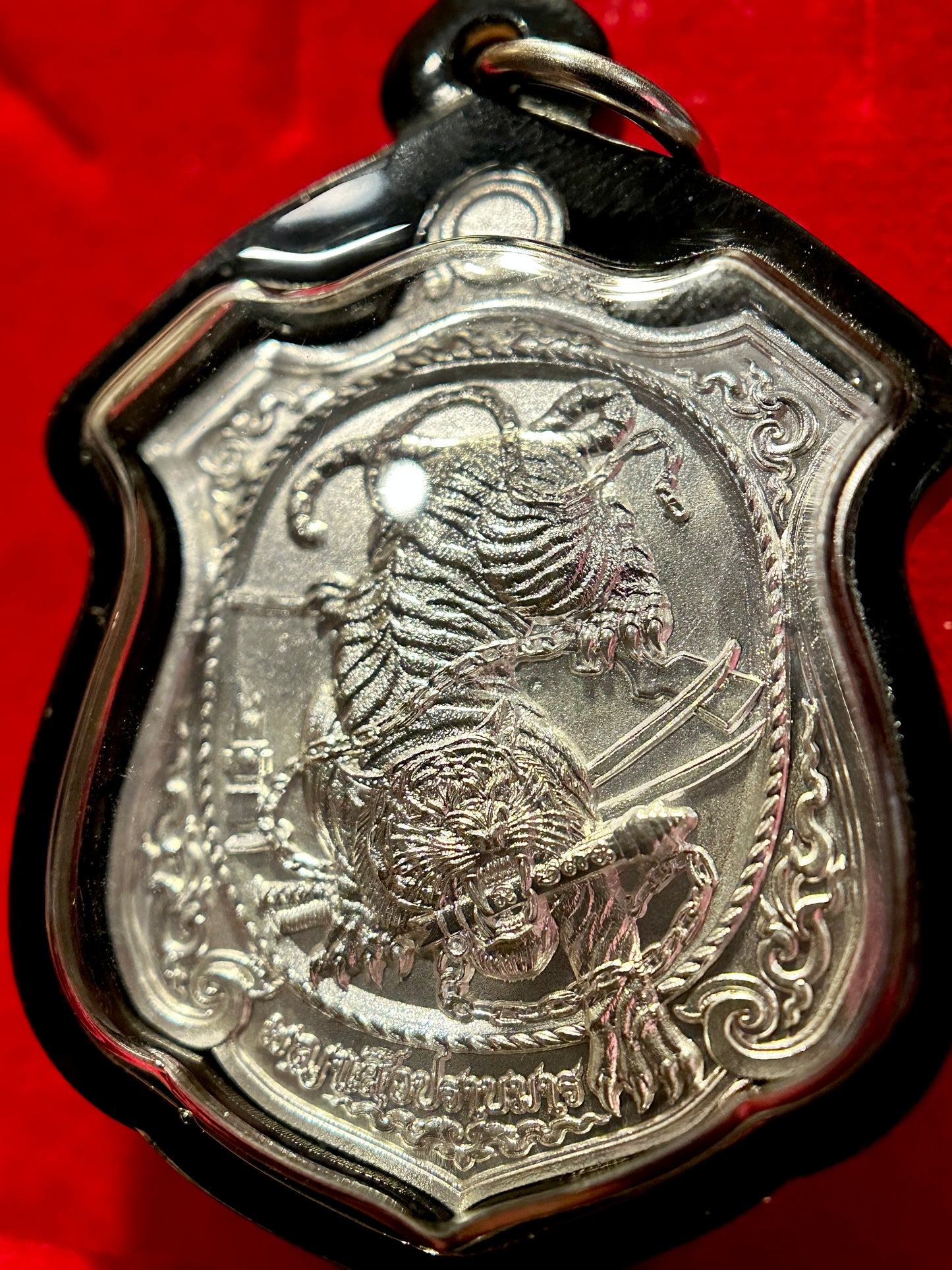 Bound Tiger Guardian Amulet – Silver Edition