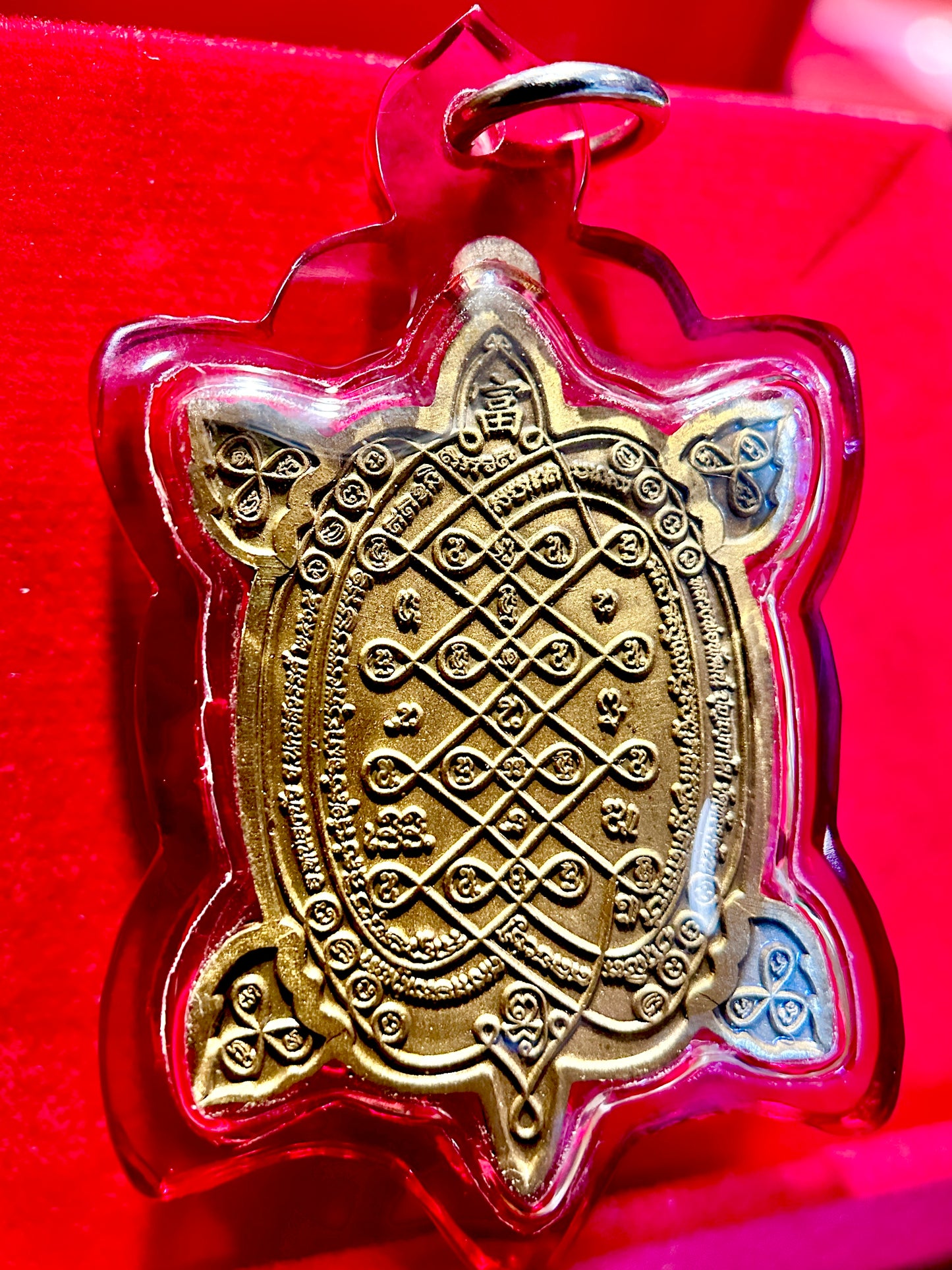Tao Wessuwan Crimson Turtle Shield