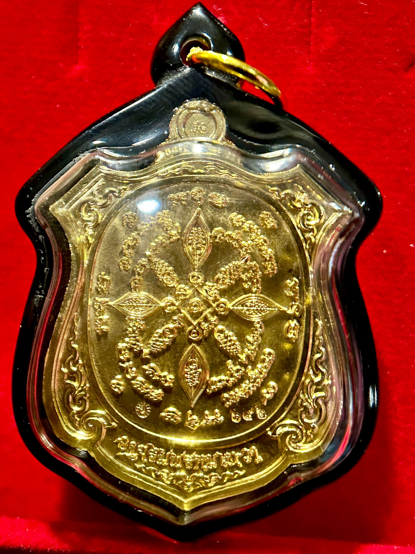 Bound Tiger Guardian Amulet - Brilliant Gold Edition (Black Case)