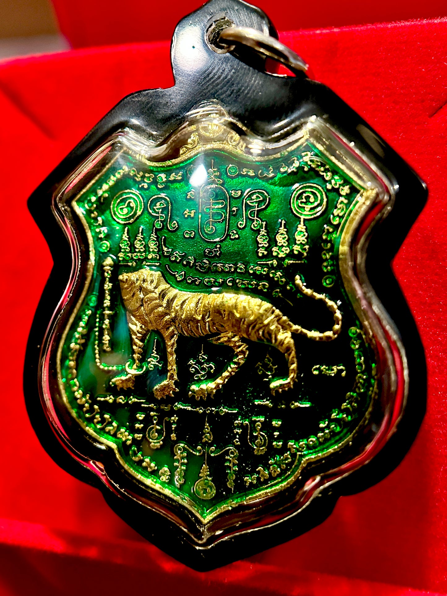Suea Hua Khad (Green/Gold)