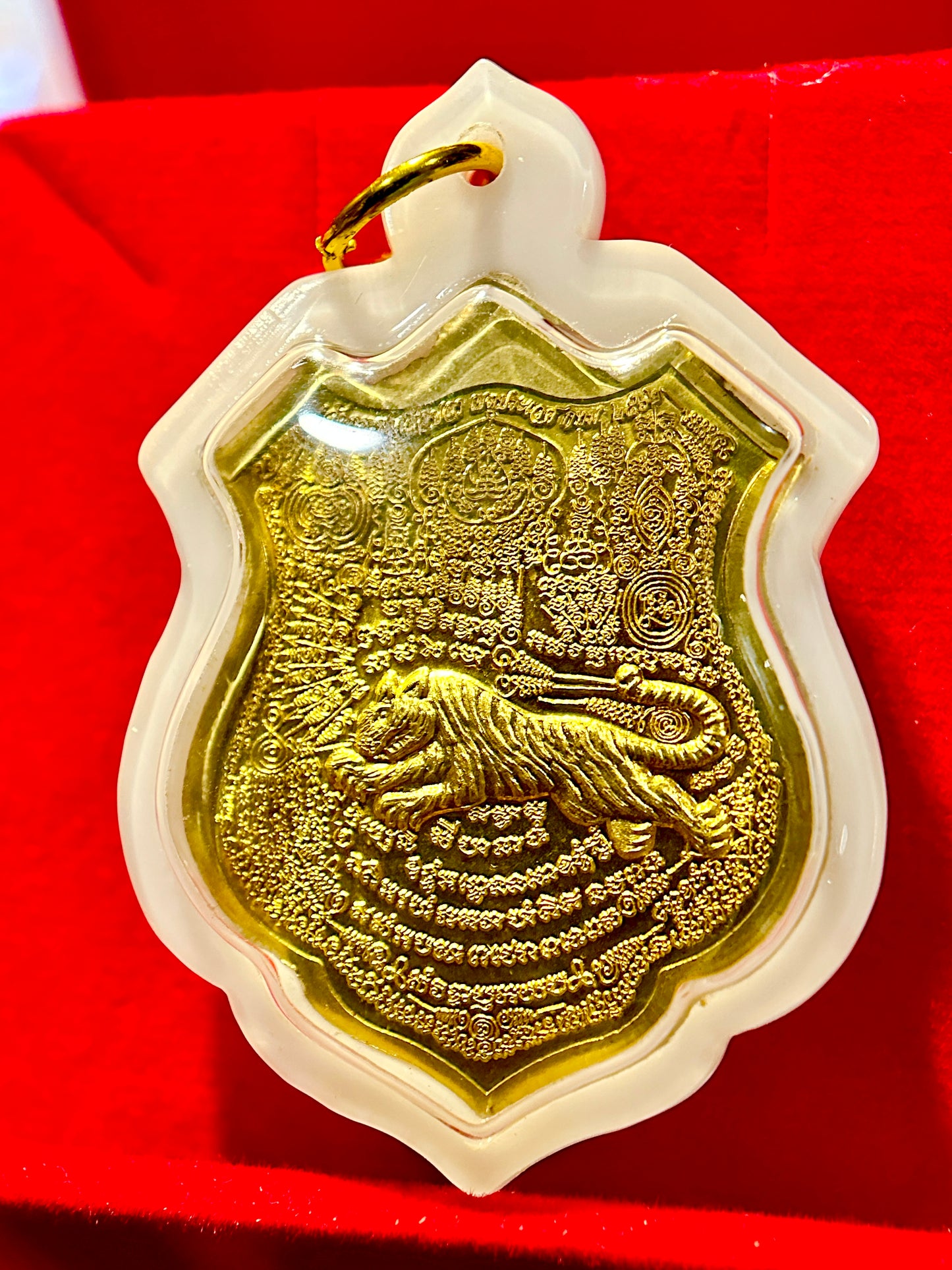 Lersi Tiger Ascend Amulet (Gold - White Case)