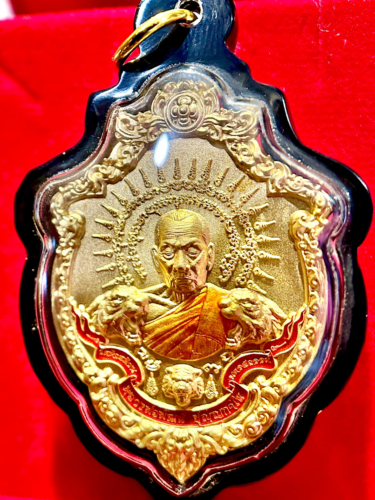 Luang Phor Phat Tiger Sovereign (Gold Edition)