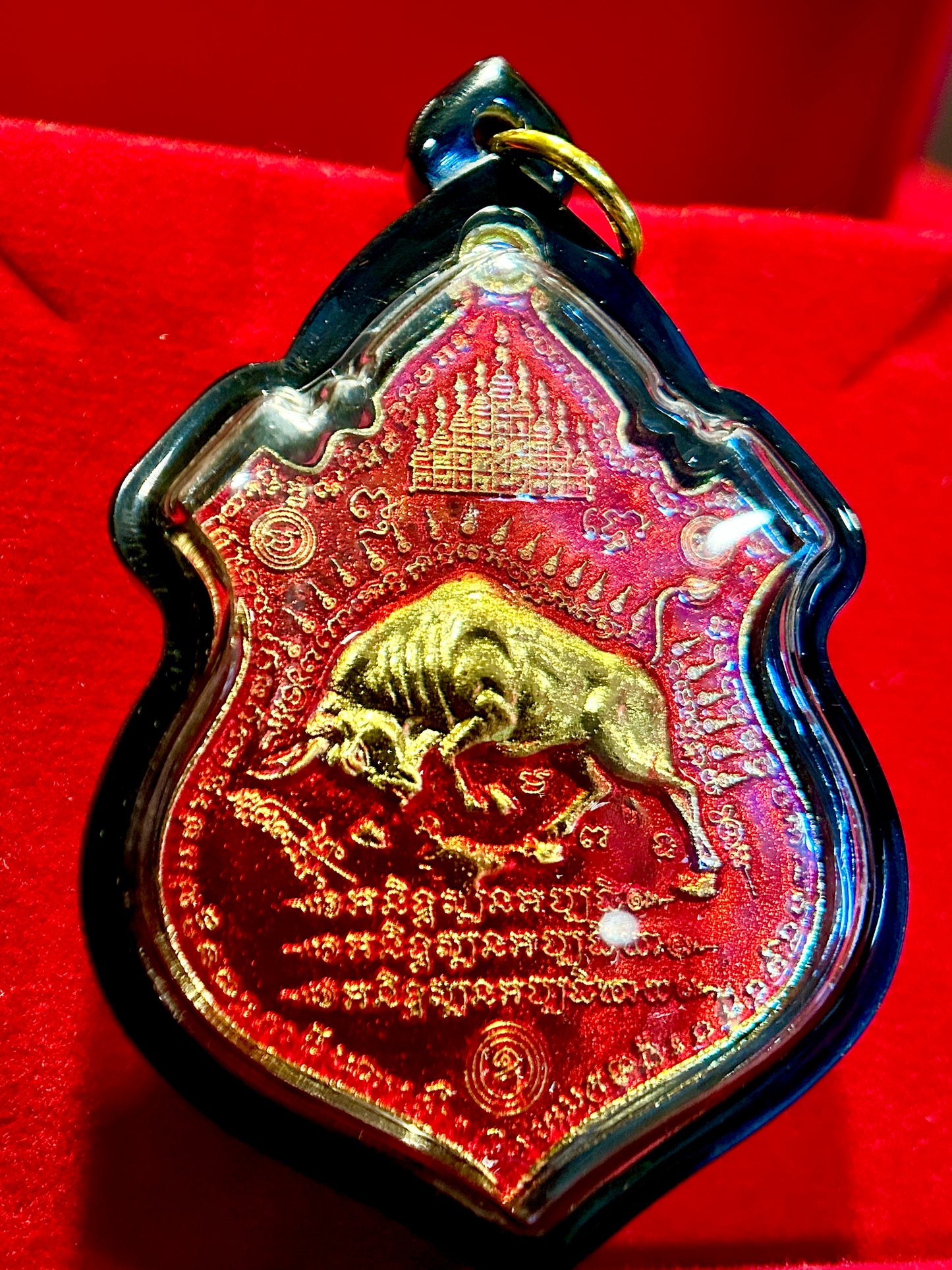 Golden Bull (Red/Black Case)
