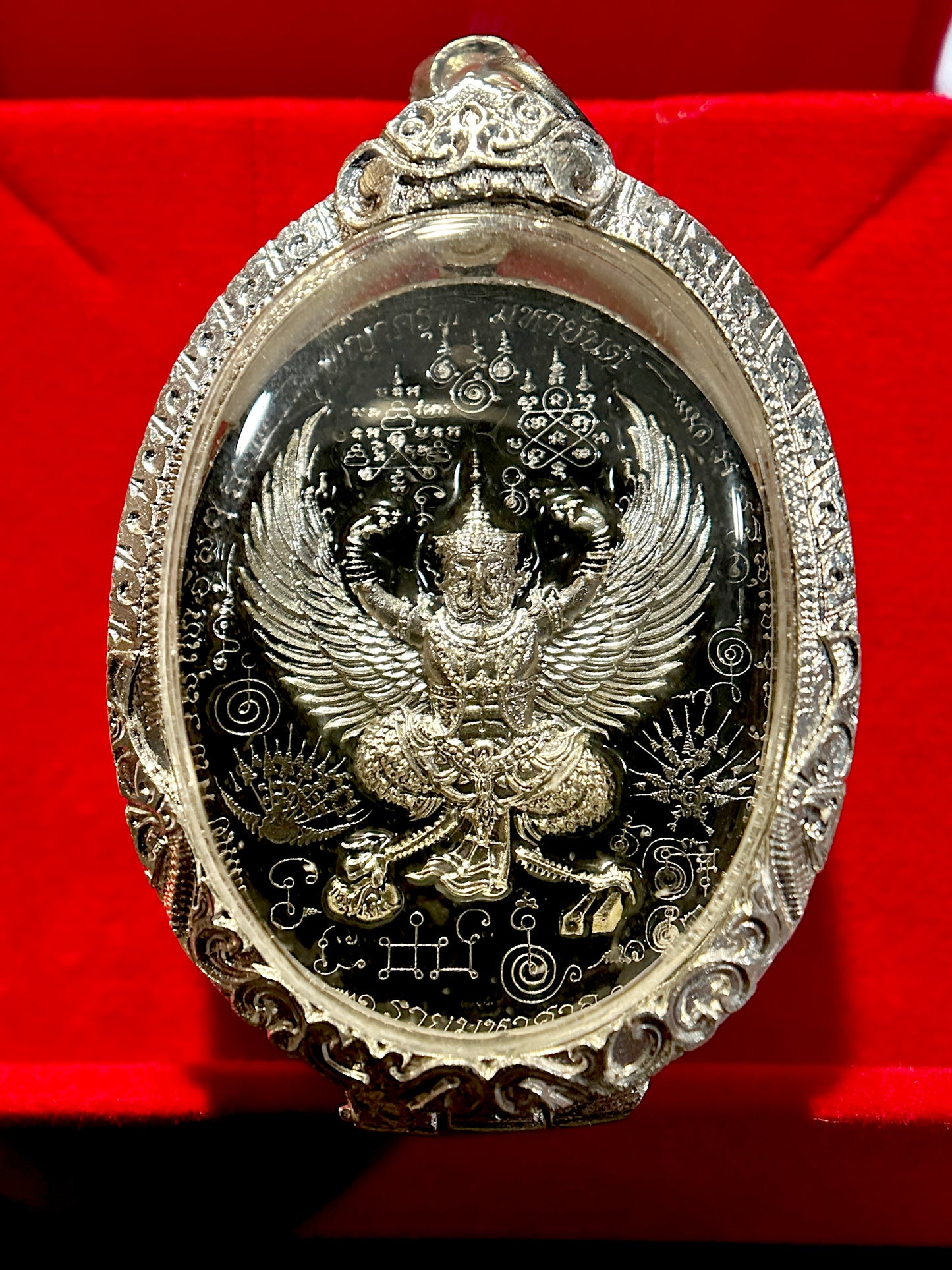 Garuda & Tao Wessuwan (Black/Silver) - Silver Case