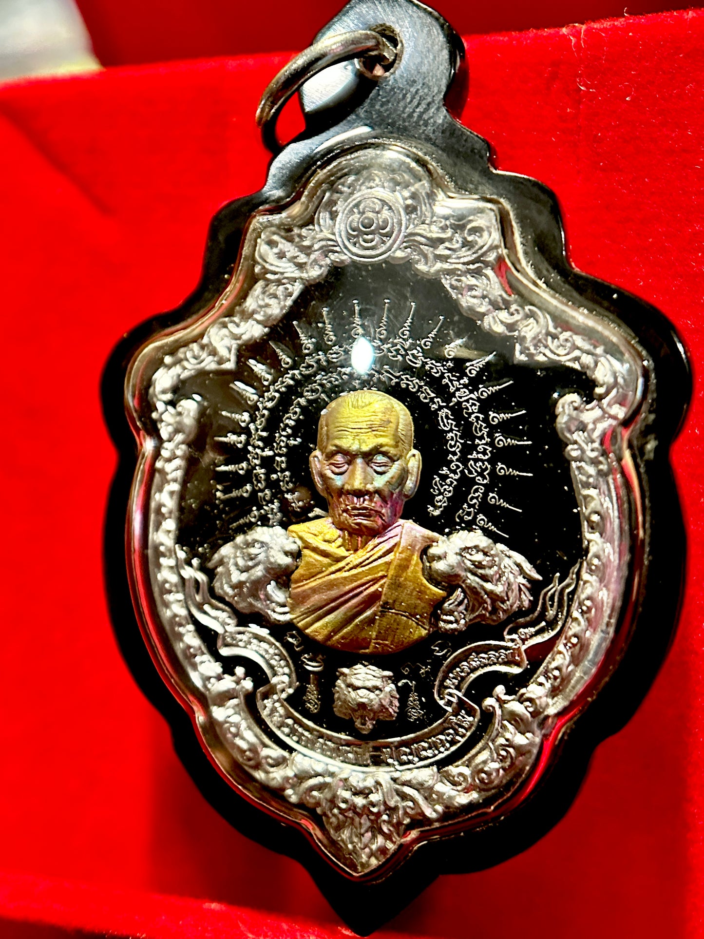 Luang Phor Phat Tiger Sovereign (Black & Silver)