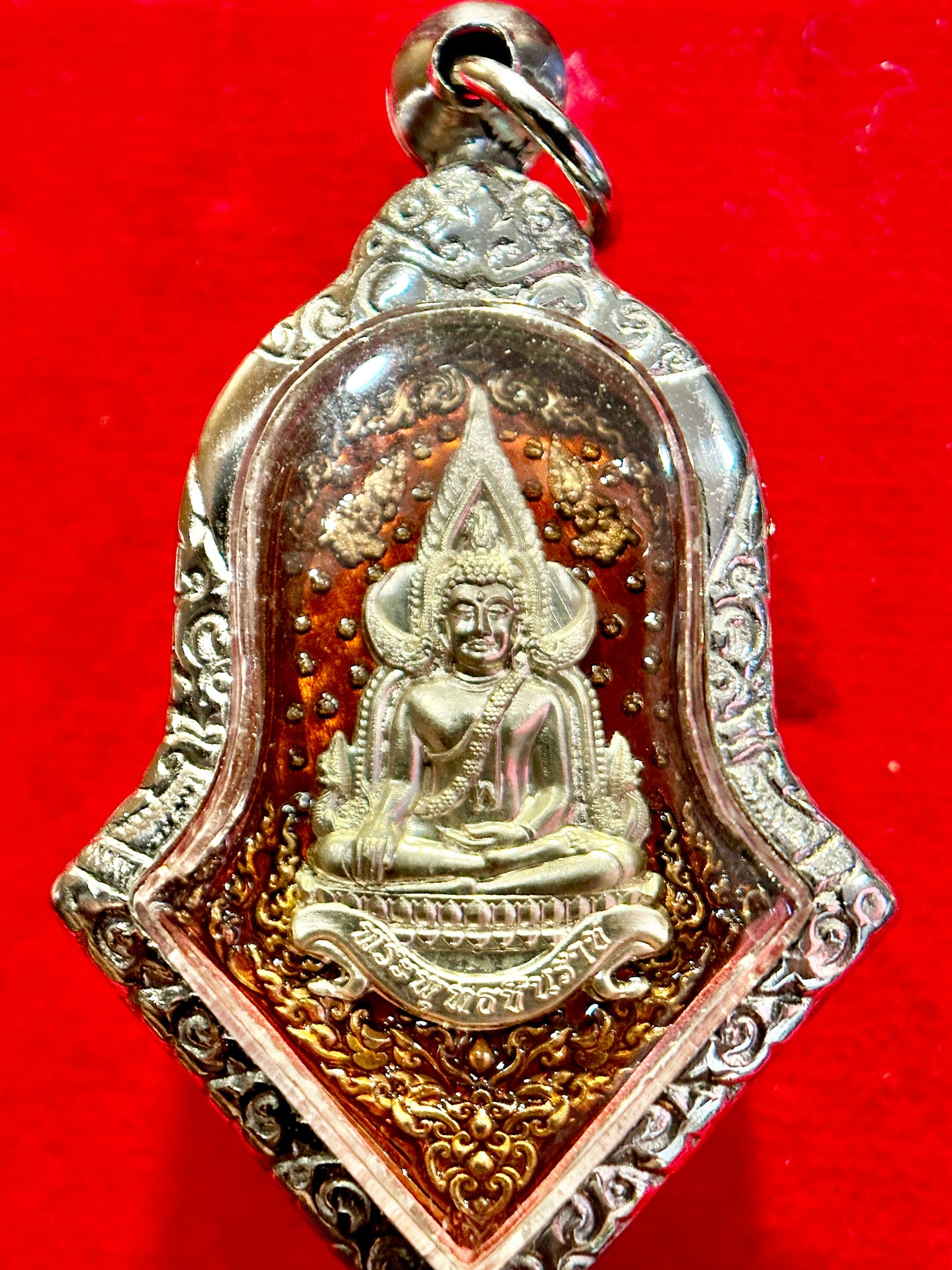 Phra Buddha Chinnaraj & Tao Wessuwan Guardian