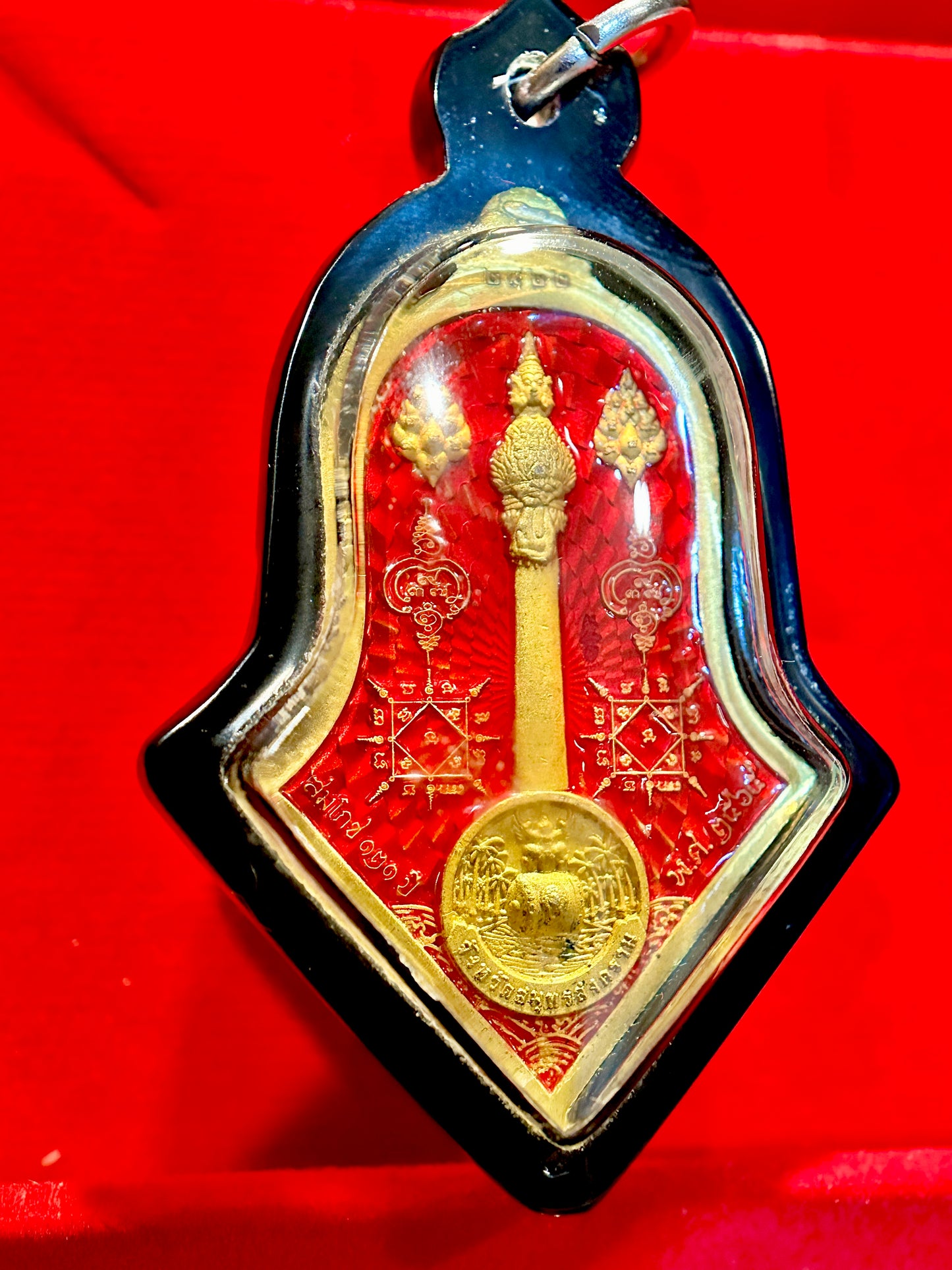 Tao Wessuwan Crimson Authority