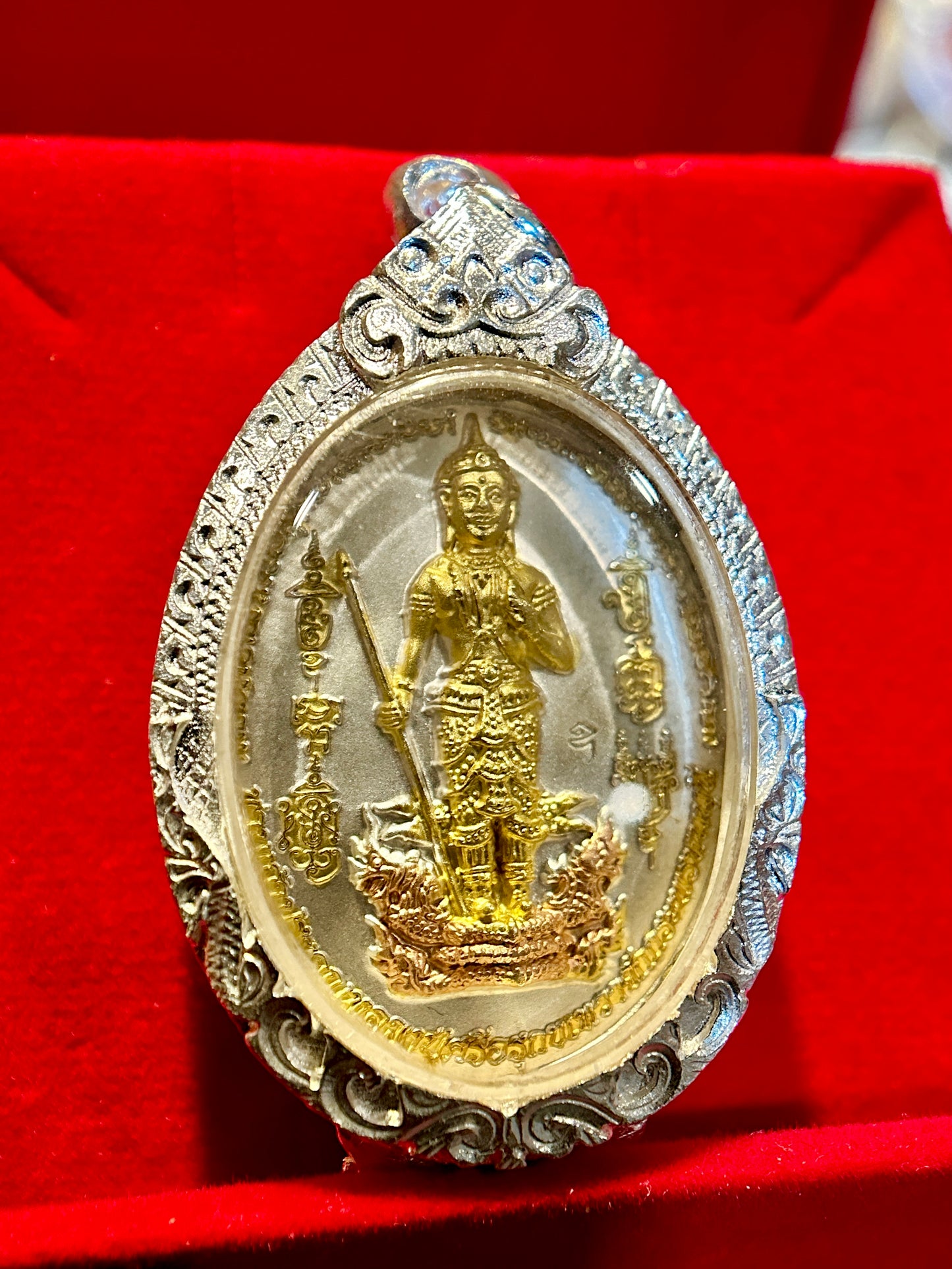 Thao Wirunhok & Hanuman Dual Guardian