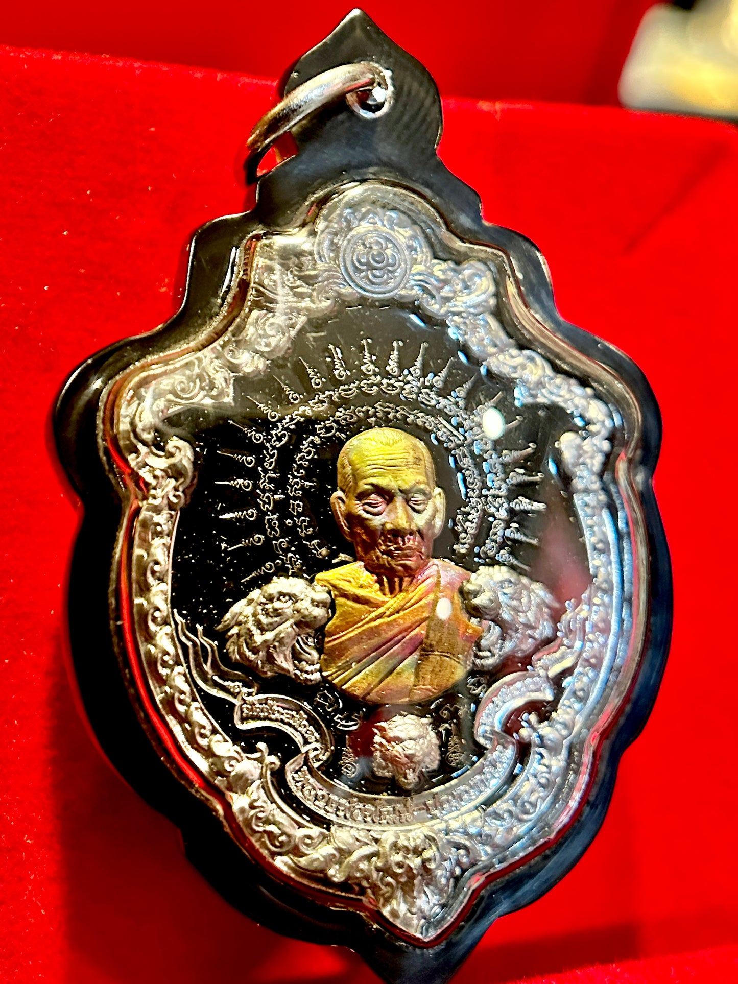 Luang Phor Phat Tiger Sovereign (Black & Silver)