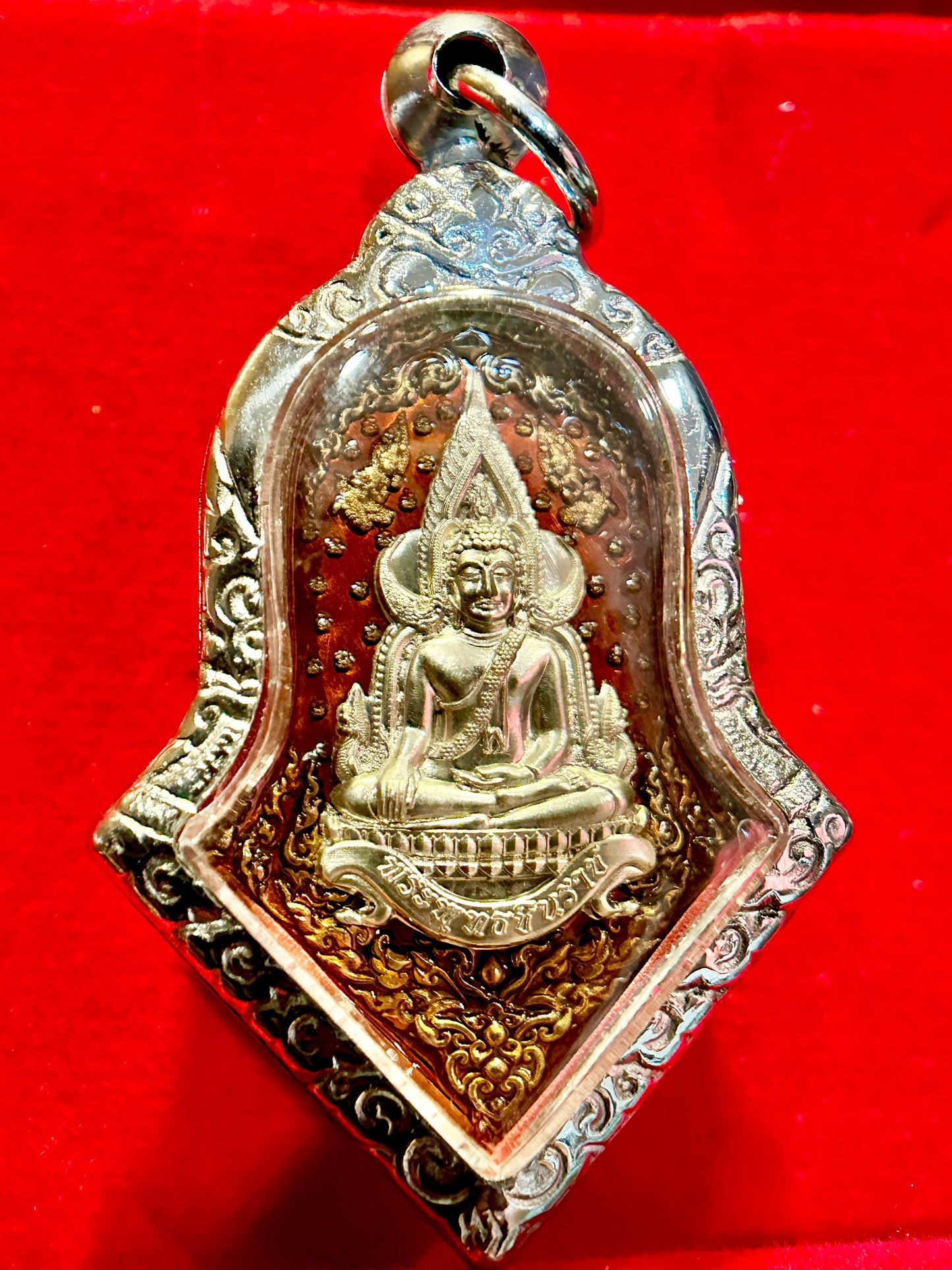 Phra Buddha Chinnaraj & Tao Wessuwan Guardian