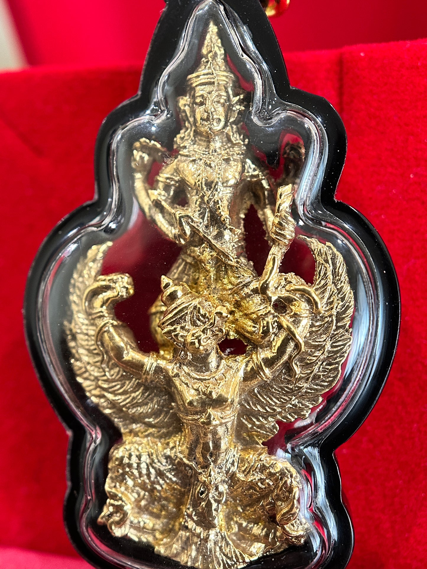 Phra Narai & Garuda Guardian Amulet (Gold)