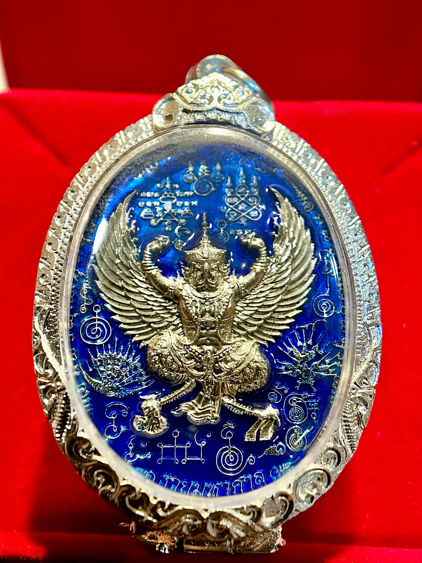 Garuda & Tao Wessuwan (Sacred Pair) Red/Gold & Blue/Silver